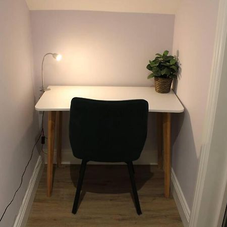 5 Star Apartment Londen Buitenkant foto