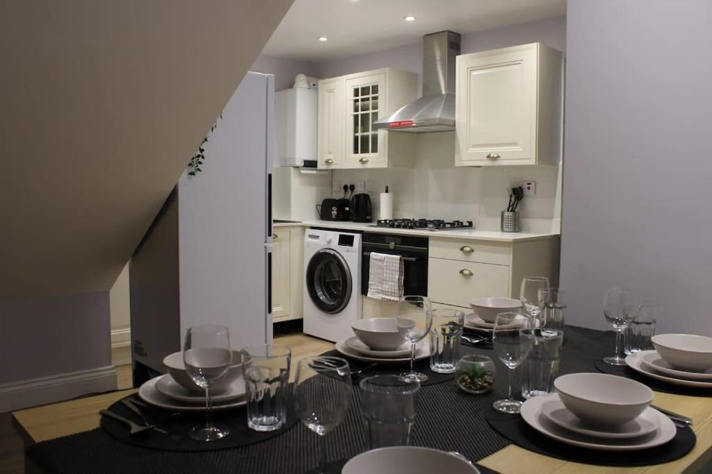 5 Star Apartment Londen Buitenkant foto