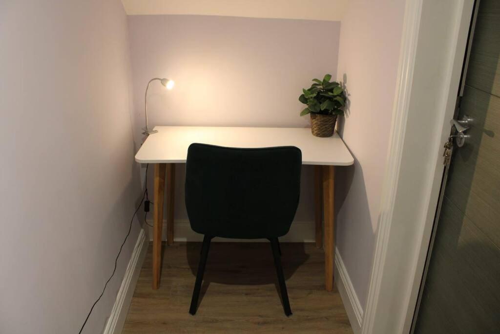 5 Star Apartment Londen Buitenkant foto