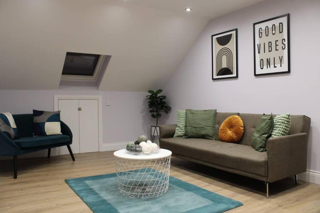 5 Star Apartment Londen Buitenkant foto